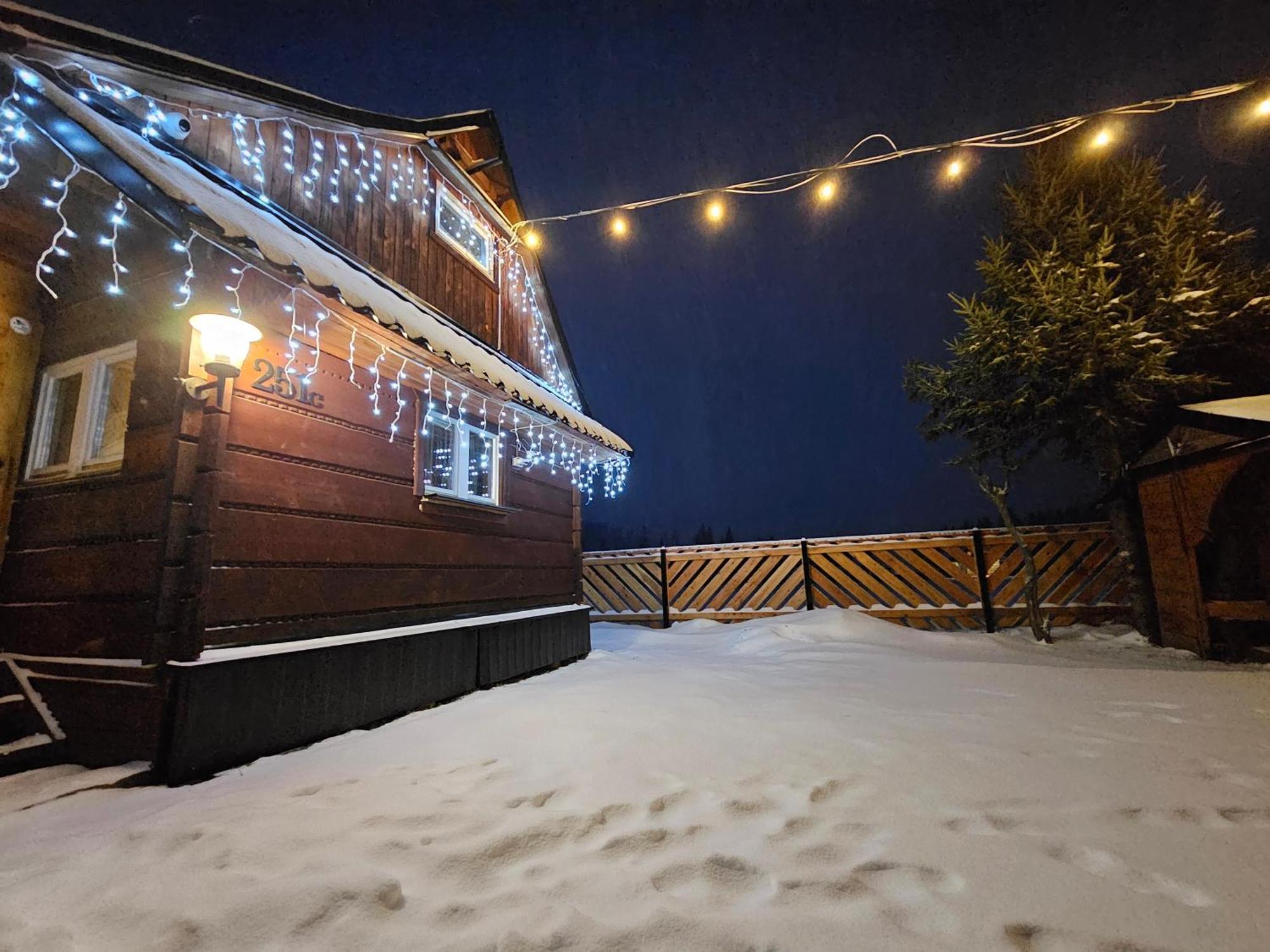 Domek Drewniany Szafran Witów Exteriör bild